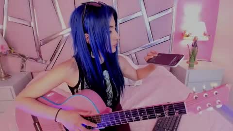 Luna Page online show from September 10, 9:27 pm