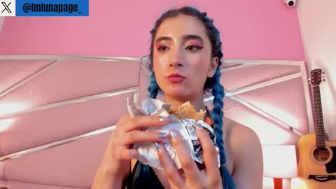 Luna Page online show from March 3, 5:09 pm