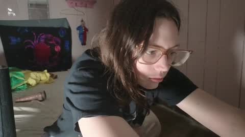 Snapshot of lunaquinn45 chatting on February 5, 12:10 am lunaquinn45 online show from February 5, 12:10 am