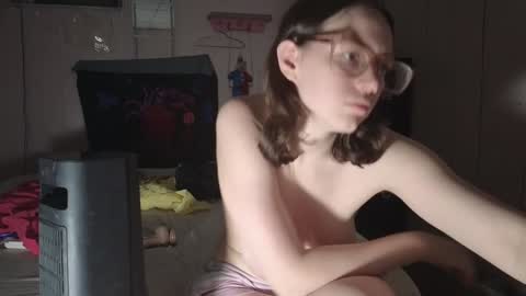 Snapshot of lunaquinn45 chatting on February 5, 3:13 am lunaquinn45 online show from February 5, 3:13 am