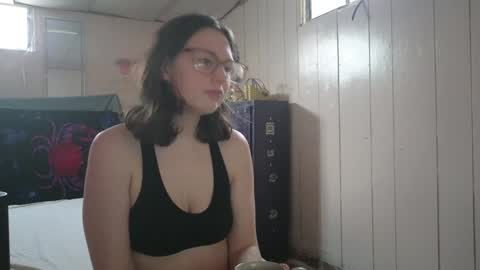 Snapshot of lunaquinn45 chatting on February 3, 11:05 pm lunaquinn45 online show from February 3, 11:05 pm