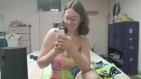Snapshot of lunaquinn45 chatting on February 17, 2:31 am lunaquinn45 online show from February 17, 2:31 am