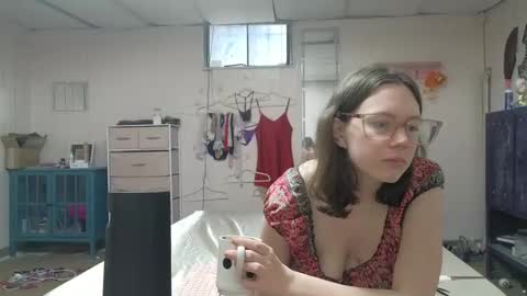 Snapshot of lunaquinn45 chatting on March 7, 11:05 pm lunaquinn45 online show from March 7, 11:05 pm
