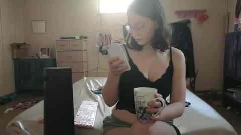 Snapshot of lunaquinn45 chatting on March 11, 6:08 pm lunaquinn45 online show from March 11, 6:08 pm