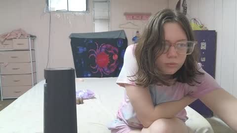 Snapshot of lunaquinn45 chatting on February 4, 4:29 pm lunaquinn45 online show from February 4, 4:29 pm