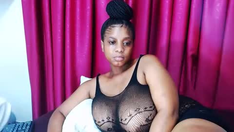 Snapshot of lustydesirex chatting on December 19, 11:03 pm lustydesirex online show from December 19, 11:03 pm