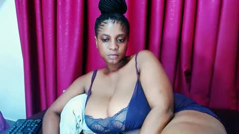 Snapshot of lustydesirex chatting on December 8, 7:58 am lustydesirex online show from December 8, 7:58 am