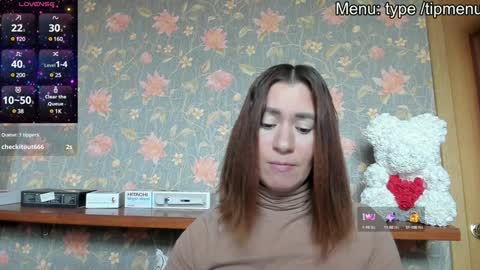 Snapshot of luxegirl67 chatting on December 2, 12:13 pm Sophie online show from December 2, 12:13 pm