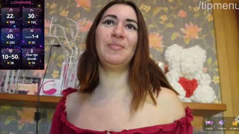 Snapshot of luxegirl67 chatting on March 6, 3:02 pm Sophie online show from March 6, 3:02 pm