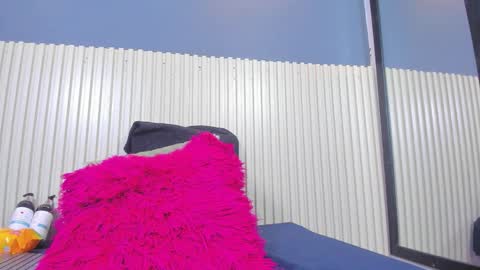 Snapshot of luxemilf chatting on September 13, 1:46 pm Luxe3 online show from September 13, 1:46 pm