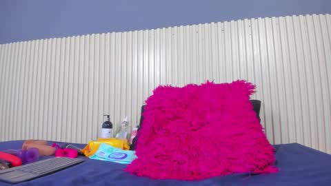 Snapshot of luxemilf chatting on September 9, 1:33 pm Luxe3 online show from September 9, 1:33 pm