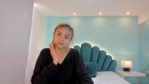 lysayrise online show from February 1, 2:13 pm