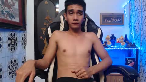 Snapshot of lyubovmoya3 chatting on December 27, 10:34 am SWEETPINOY online show from December 27, 10:34 am