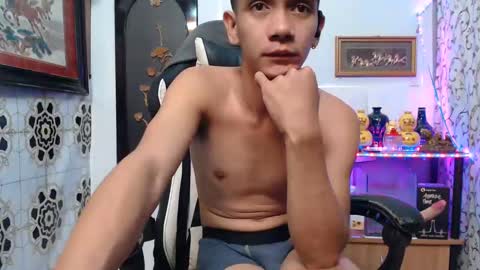 Snapshot of lyubovmoya3 chatting on January 25, 2:37 am SWEETPINOY online show from January 25, 2:37 am