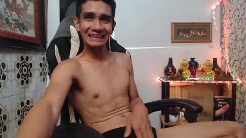 Snapshot of lyubovmoya3 chatting on December 27, 6:03 am SWEETPINOY online show from December 27, 6:03 am