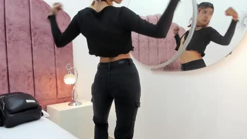 Lyxi online show from February 28, 6:09 pm