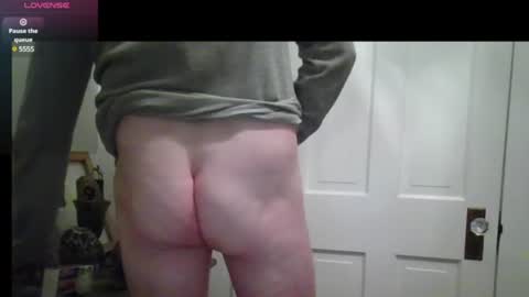 Snapshot of m54whrdn2 chatting on February 6, 3:06 am m54whrdn online show from February 6, 3:06 am
