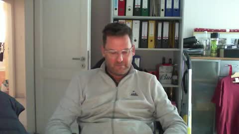 macfly67 online show from January 6, 12:46 pm