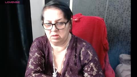 Snapshot of madam_sanjanne chatting on December 11, 6:14 am Madam Sanjanne online show from December 11, 6:14 am