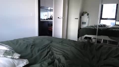 Maddie Meek  online show from February 16, 5:37 am