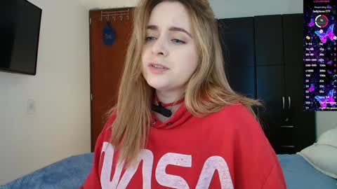 Snapshot of madelamee chatting on January 31, 8:54 pm madelamee online show from January 31, 8:54 pm