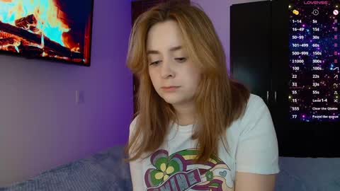 Snapshot of madelamee chatting on December 3, 12:30 am madelamee online show from December 3, 12:30 am