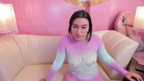 MadeliNekox online show from September 8, 8:30 pm