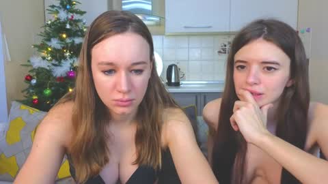 Snapshot of magical_mermaids chatting on January 2, 10:37 am Alice online show from January 2, 10:37 am