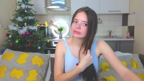 Snapshot of magical_mermaids chatting on January 14, 12:56 pm Alice online show from January 14, 12:56 pm