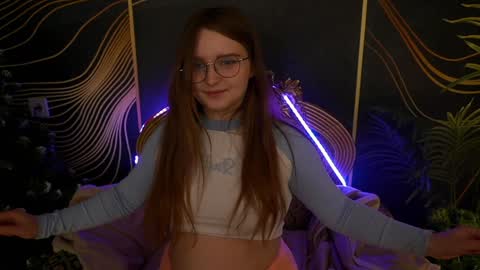 Snapshot of magicpeachhs chatting on January 20, 7:35 pm Emily online show from January 20, 7:35 pm