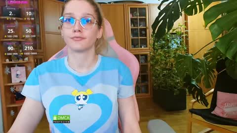 Snapshot of magicstylex chatting on February 7, 12:53 am Nicole online show from February 7, 12:53 am