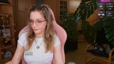 Snapshot of magicstylex chatting on September 16, 10:46 pm Nicole online show from September 16, 10:46 pm