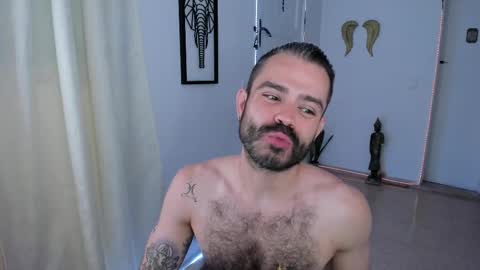 Snapshot of magnus_king chatting on March 9, 8:31 pm online show from March 9, 8:31 pm