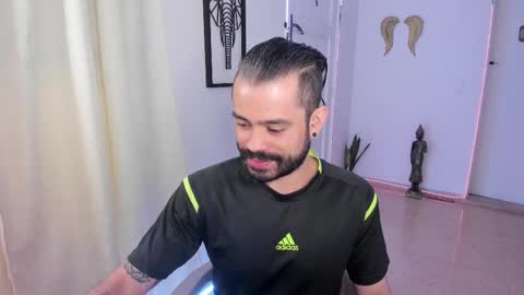 Snapshot of magnus_king chatting on February 14, 10:36 pm online show from February 14, 10:36 pm