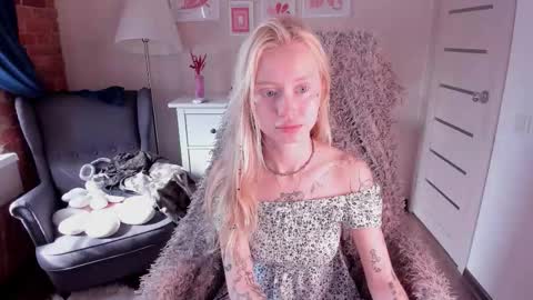 Snapshot of malenaernman chatting on September 12, 9:33 am Malena online show from September 12, 9:33 am