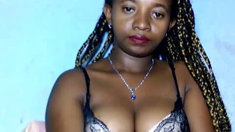 malinah01 online show from January 25, 2:47 am