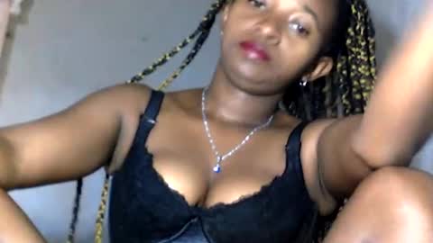 malinah01 online show from January 24, 5:31 am