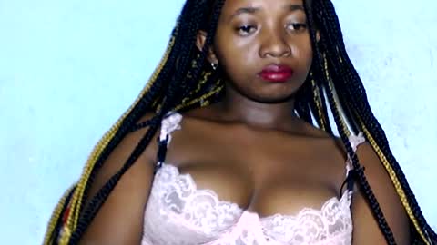 malinah01 online show from January 7, 8:31 pm