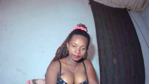 malinah01 online show from September 12, 4:47 am
