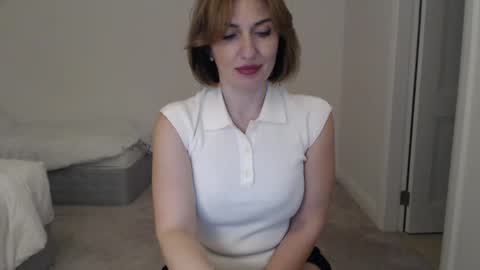 Snapshot of mallinia chatting on March 10, 8:23 pm mallinia online show from March 10, 8:23 pm