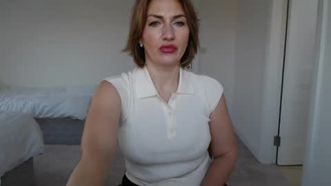 Snapshot of mallinia chatting on March 9, 4:55 pm mallinia online show from March 9, 4:55 pm