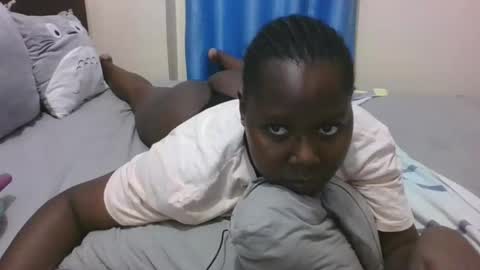 Snapshot of mamasita2023 chatting on March 1, 7:37 pm mamasita2023 online show from March 1, 7:37 pm
