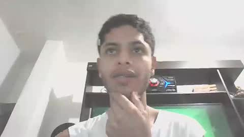 Snapshot of manuel444rl chatting on February 12, 5:48 pm Manuel RL online show from February 12, 5:48 pm