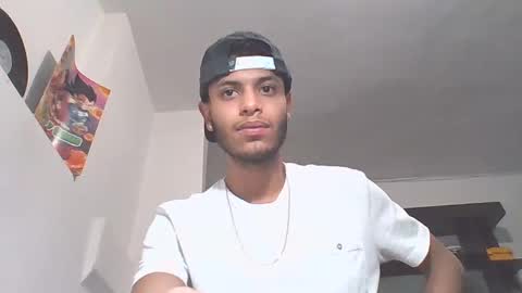 Snapshot of manuel444rl chatting on February 27, 2:35 am Manuel RL online show from February 27, 2:35 am