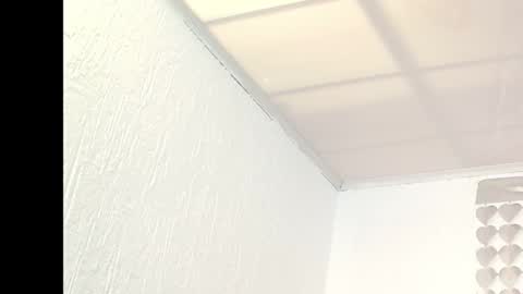 manuela_ver2025 online show from September 20, 5:16 pm