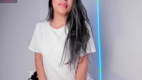 Snapshot of maragirl chatting on December 7, 2:58 am Mara online show from December 7, 2:58 am