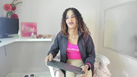 Snapshot of marfilastrom chatting on January 16, 6:35 am marfilastrom online show from January 16, 6:35 am