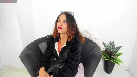 Snapshot of marfilastrom chatting on February 5, 10:51 am marfilastrom online show from February 5, 10:51 am