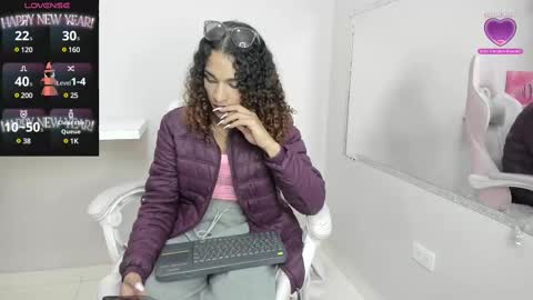 Snapshot of marfilastrom chatting on February 14, 2:50 am marfilastrom online show from February 14, 2:50 am