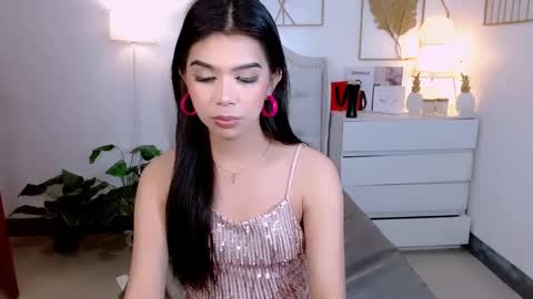 Snapshot of margaret_deluxe chatting on January 19, 2:49 pm MARGARET online show from January 19, 2:49 pm